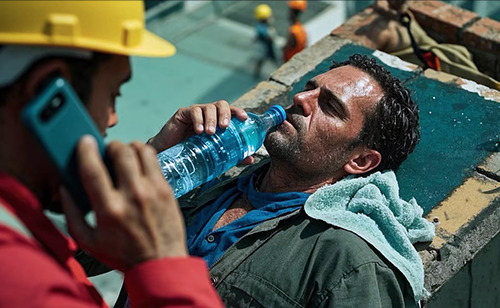 Ola de calor provoca crisis sanitaria para trabajadores, aumentan incidentes de insolación...