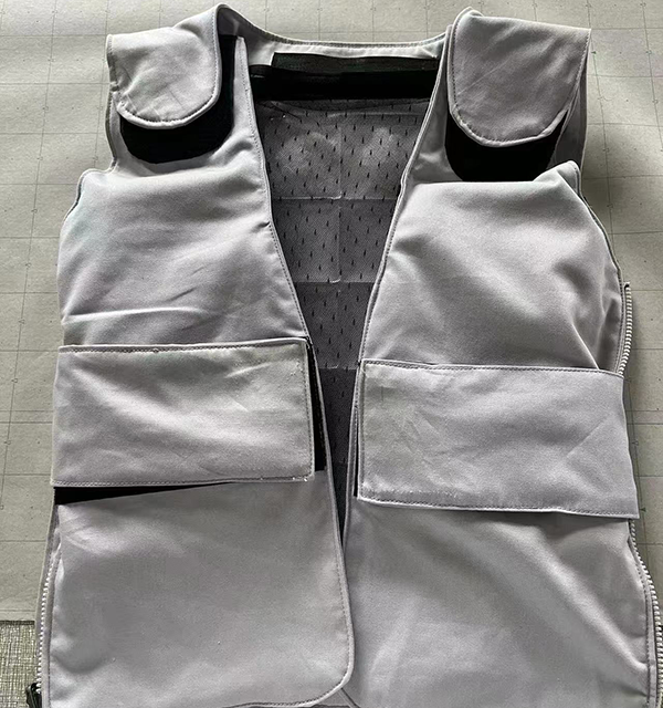 Chaleco refrigerante Senjoy para hombre y mujer con 2 paquetes PCM que proporciona una temperatura constante de 65 °F durante 3 a 4 horas.